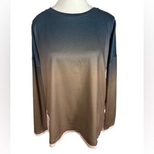 ⭐️ 3/$15 Gradient Long Sleeve Shirt Size XL